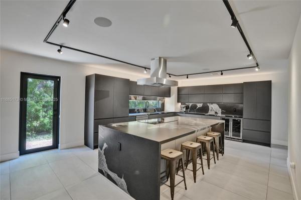14135 N Miami Ave, Miami, Florida 33168, image 1