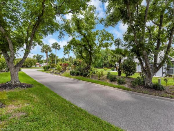 Beacon Square, 10419 New Bedford Ct, Lehigh Acres, Florida 33936, image 2