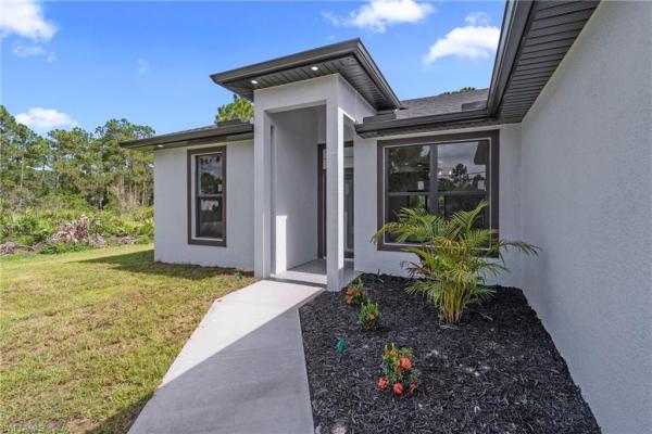 907 9th St, Lehigh Acres, Florida 33972, image 1
