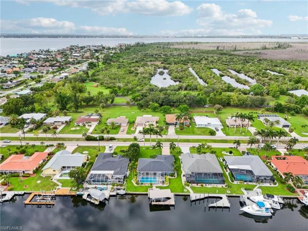 Cape Coral Residential, 229 W El Dorado Pkwy, Cape Coral, Florida 33914, image 2