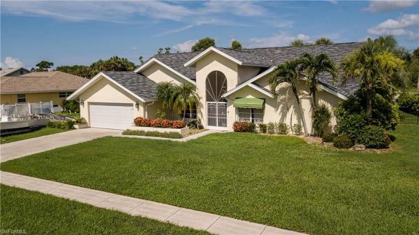  Lochmoor, 4225 Prestwick Ct, North Fort Myers, Florida 33903, image 2
