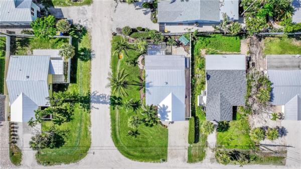 Sanibel Highlands, 1657 Atlanta Plaza Dr, Sanibel, Florida 33957, image 1