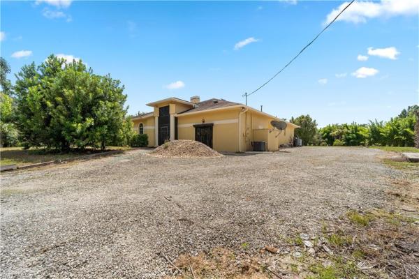 Alva Residential, 2050 Snyder Dr, Alva, Florida 33920, image 1