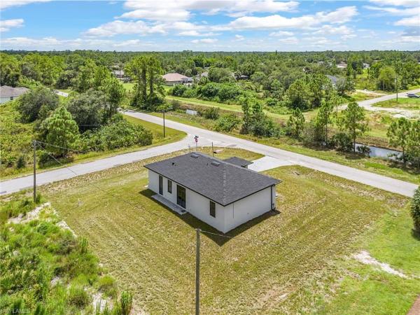 607 8th St, Lehigh Acres, Florida 33972, image 1