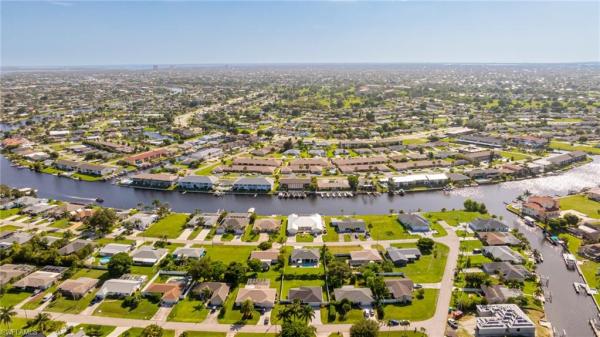 Cape Coral Residential, 3810 12th Pl, Cape Coral, Florida 33904, image 3