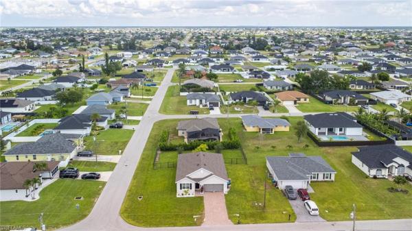 Cape Coral Residential, 303 6th St, Cape Coral, Florida 33909, image 2