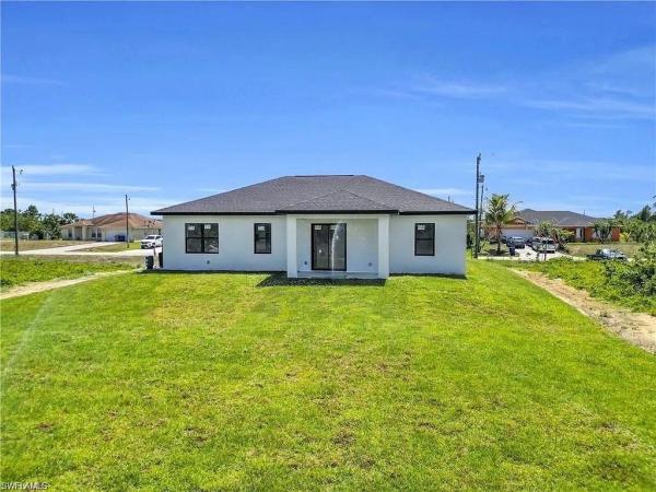 467 Paddock St, Lehigh Acres, Florida 33974, image 1
