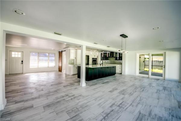 Tanglewood, 5020 Westminster Dr, Fort Myers, Florida 33919, image 2