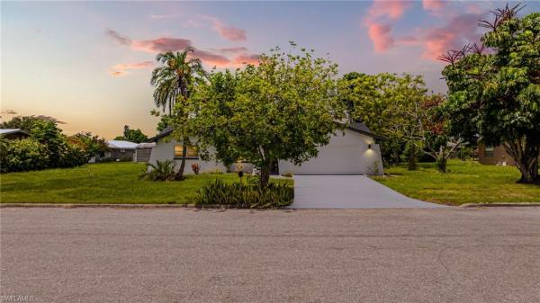 220 Daleview Ave, Lehigh Acres, Florida 33936, image 1