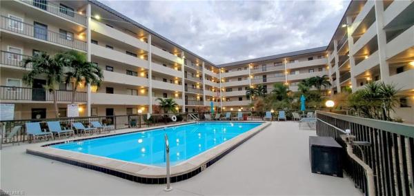 Centre Court, 2121 Collier Ave #305, Fort Myers, Florida 33901, image 1