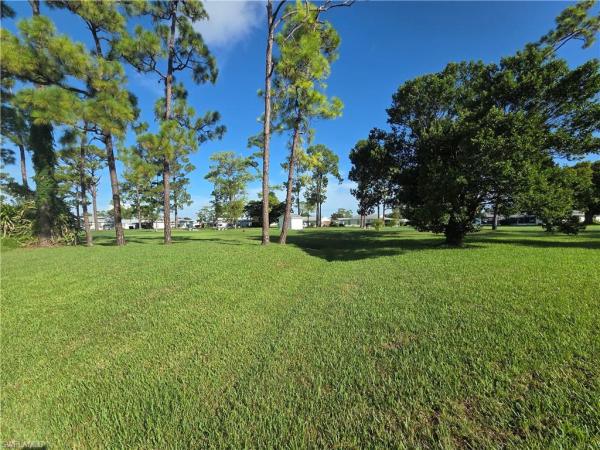 Pinewood, 52 Heath Aster Ln, Lehigh Acres, Florida 33936, image 3
