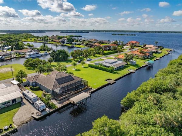 Yacht Club Colony, 2157 Club House Rd, North Fort Myers, Florida 33917, image 2