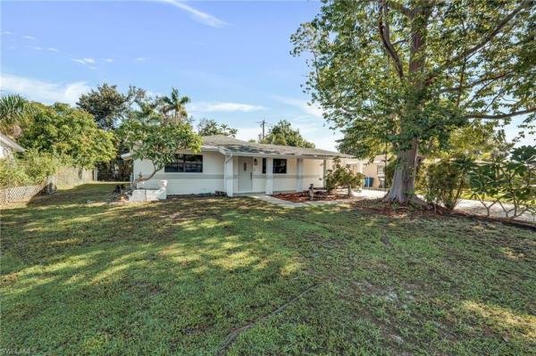 McGregor Groves, 1427 Davis Dr, Fort Myers, Florida 33919, image 1