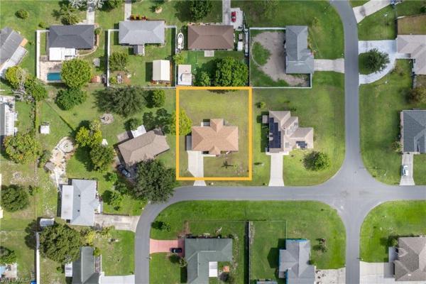Lehigh Acres, 1642 N Cheshire Cir, Lehigh Acres, Florida 33936, image 1