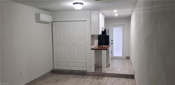 Fort Myers Residential, 2431 Welch St, Fort Myers, Florida 33901, image 1