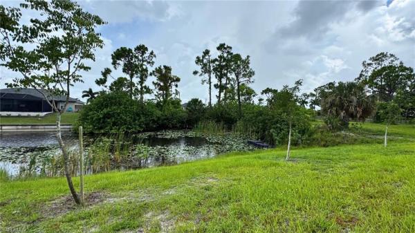 Cape Coral, 2322 30th Ter, Cape Coral, Florida 33993, image 2