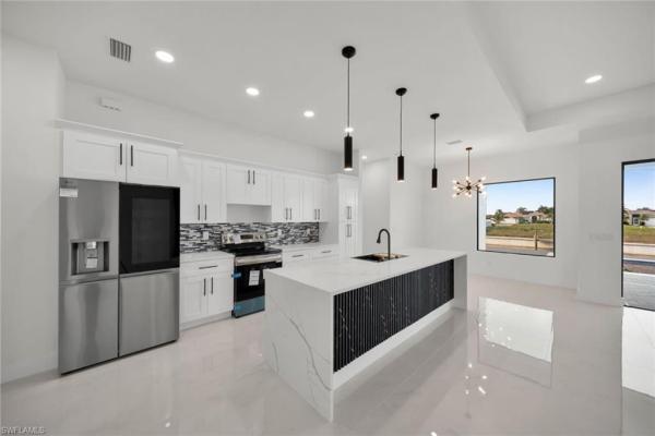 Cape Coral, 2125 Trafalgar Pkwy, Cape Coral, Florida 33991, image 2
