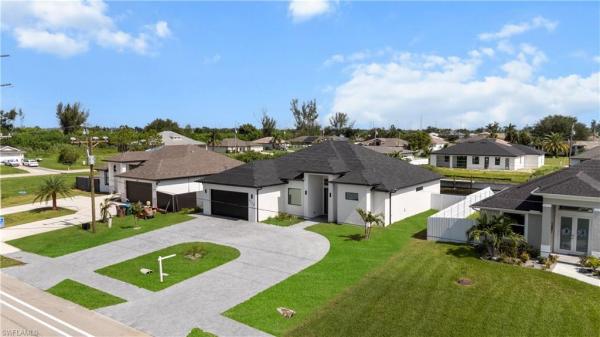 Cape Coral, 2125 Trafalgar Pkwy, Cape Coral, Florida 33991, image 1