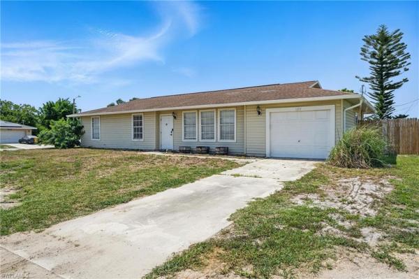 Cape Coral Residential, 1317 15th Ter, Cape Coral, Florida 33909, image 2