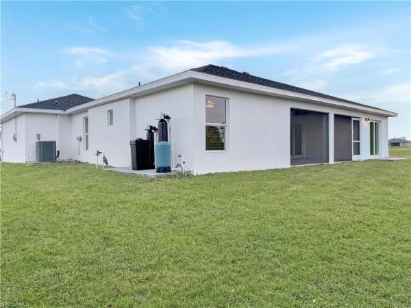 Cape Coral Residential, 1423 32nd Ln, Cape Coral, Florida 33909, image 2