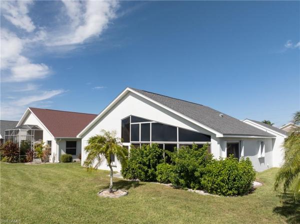 Sabal Springs Golf & Racquet Club, 3820 Ponytail Palm Ct, North Fort Myers, Florida 33917, image 3