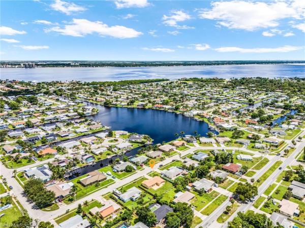 Waterway Estates Golf Park, 4555 Vinsetta Ave, North Fort Myers, Florida 33903, image 1