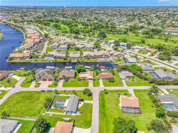 Cape Coral Residential, 4218 6th Pl, Cape Coral, Florida 33904, image 2