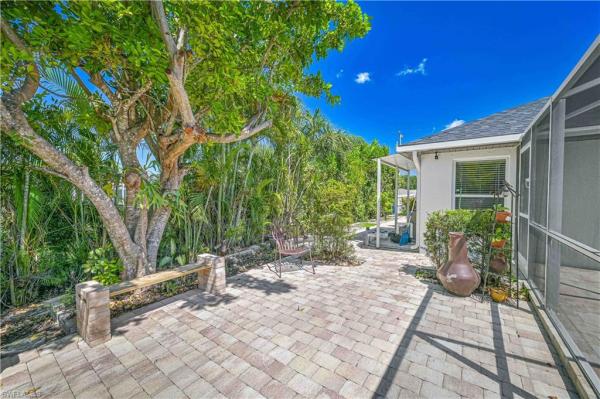 1210 Albemarle Cir, Lehigh Acres, Florida 33936, image 1
