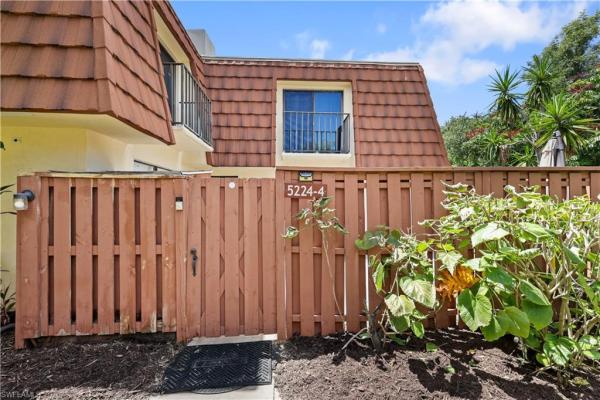 5224 Cedarbend Dr #4, Fort Myers, Florida 33919, image 1