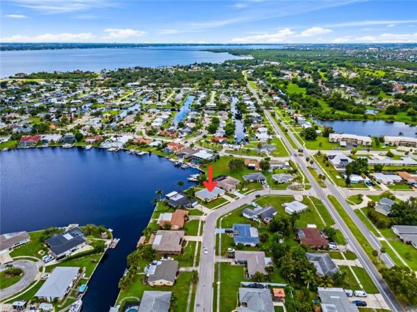 North Fort Myers No HOA, 4520 Vinsetta Ave, North Fort Myers, Florida 33903, image 1