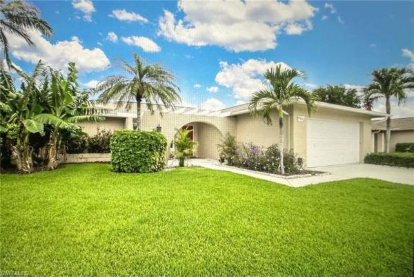 Lakewood, 4650 Chippendale Dr, Naples, Florida 34112, image 1