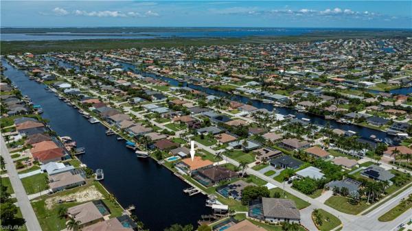 Cape Coral Residential, 2516 37th Ter, Cape Coral, Florida 33914, image 2