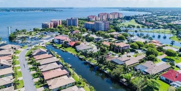 Robin's Roost, 11687 Pointe Circle Dr, Fort Myers, Florida 33908, image 1