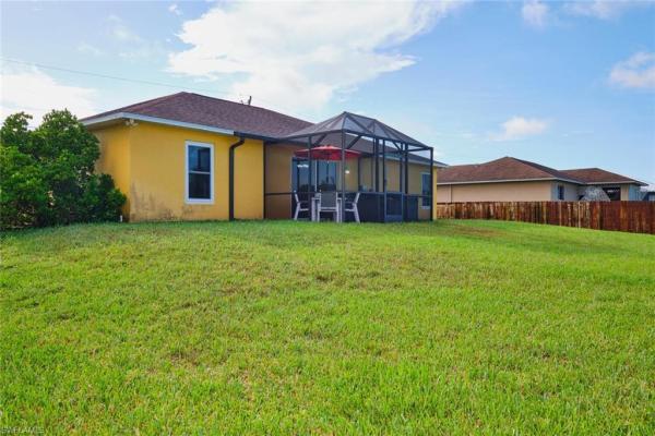 Mirror Lakes, 820 Unger Ave, Fort Myers, Florida 33913, image 1
