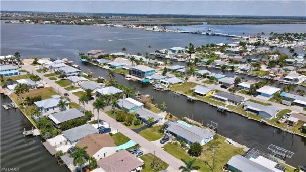 Island Harbors, 2703 Clyde St, Matlacha, Florida 33993, image 2