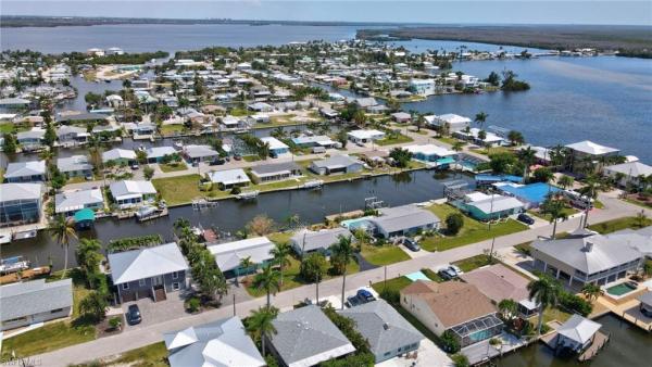 Island Harbors, 2703 Clyde St, Matlacha, Florida 33993, image 1