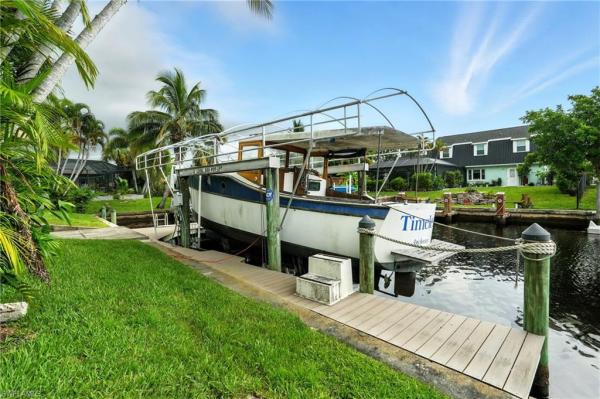 North Fort Myers No HOA, 4558 Vinewood Cir, North Fort Myers, Florida 33903, image 2