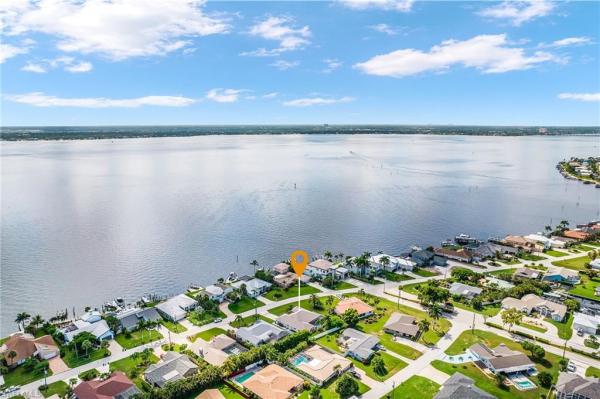 Cape Coral, 2920 SE 22nd Pl, Cape Coral, Florida 33904, image 1