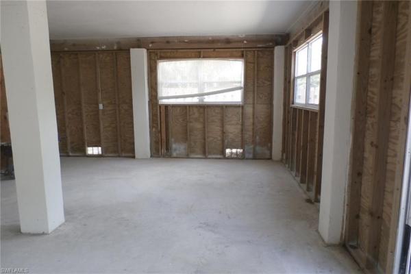 374 Connecticut St, Fort Myers Beach, Florida 33931, image 1