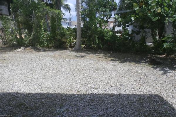 374 Connecticut St, Fort Myers Beach, Florida 33931, image 1