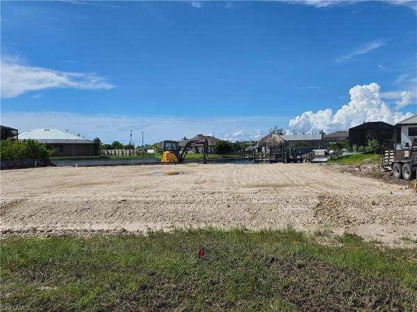Cape Coral Residential, 3821 22nd Ter, Cape Coral, Florida 33993, image 2