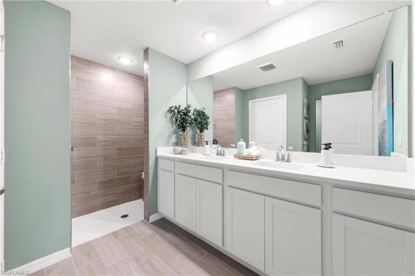 Cape Coral Residential, 1005 11th Ln, Cape Coral, Florida 33993, image 2