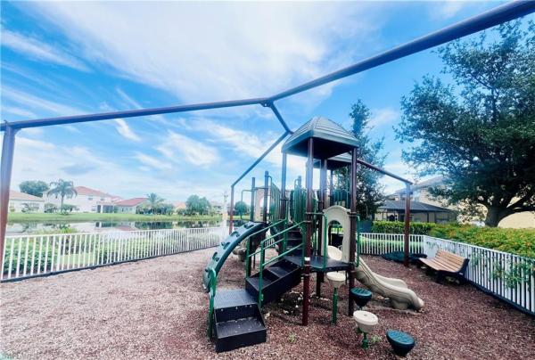 Heatherwood Lakes, 2060 Cape Heather Cir, Cape Coral, Florida 33991, image 2