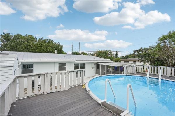Colonial Manor, 4345 Tufts Ave, Fort Myers, Florida 33901, image 2