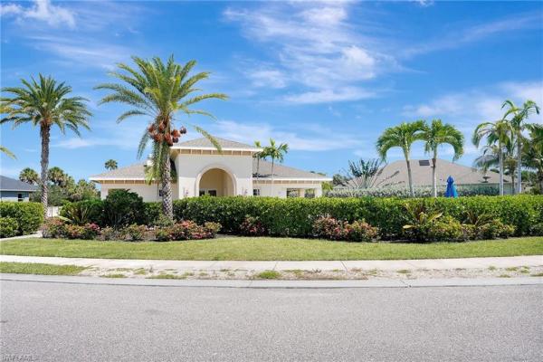 Coves Of Estero Bay, 6425 Estero Bay Dr, Fort Myers, Florida 33908, image 2