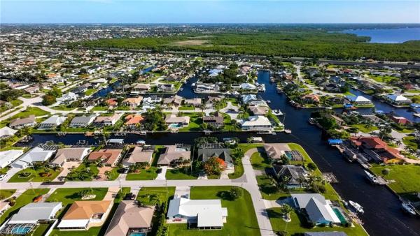Cape Coral, 2328 27th St, Cape Coral, Florida 33904, image 1