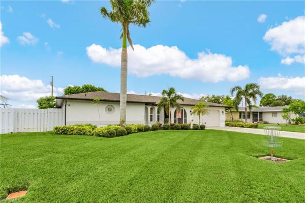 Cape Coral, 924 SE 16th St, Cape Coral, Florida 33990, image 1
