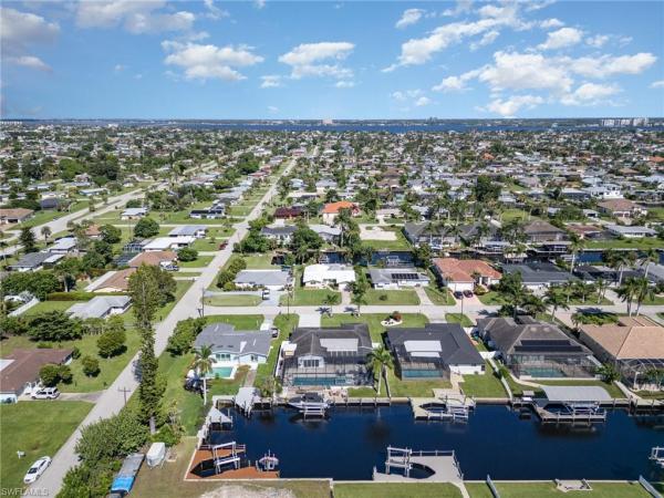 Yacht Club, 5306 Cortez Ct, Cape Coral, Florida 33904, image 2