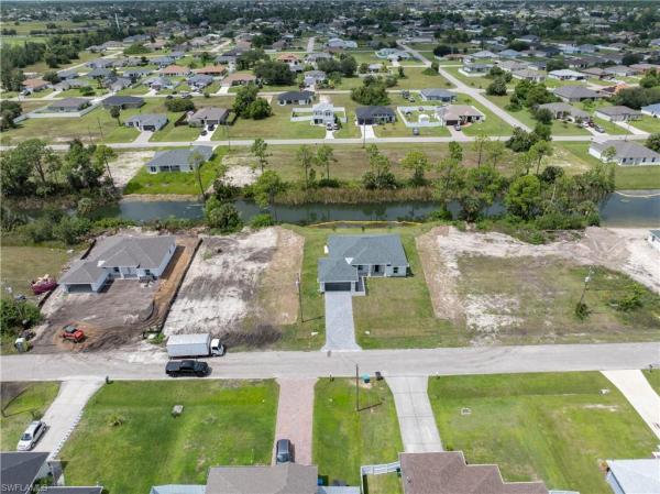 Cape Coral Residential, 4018 NE 23rd Pl, Cape Coral, Florida 33909, image 2