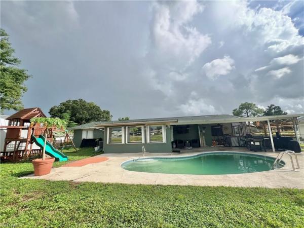 Lehigh Acres, 1543 Medford Pl, Lehigh Acres, Florida 33936, image 1
